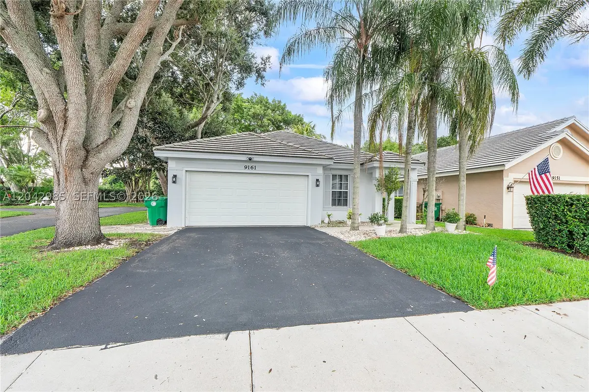 9161 N Lake Park Cir N, Davie, FL 33328 - #1