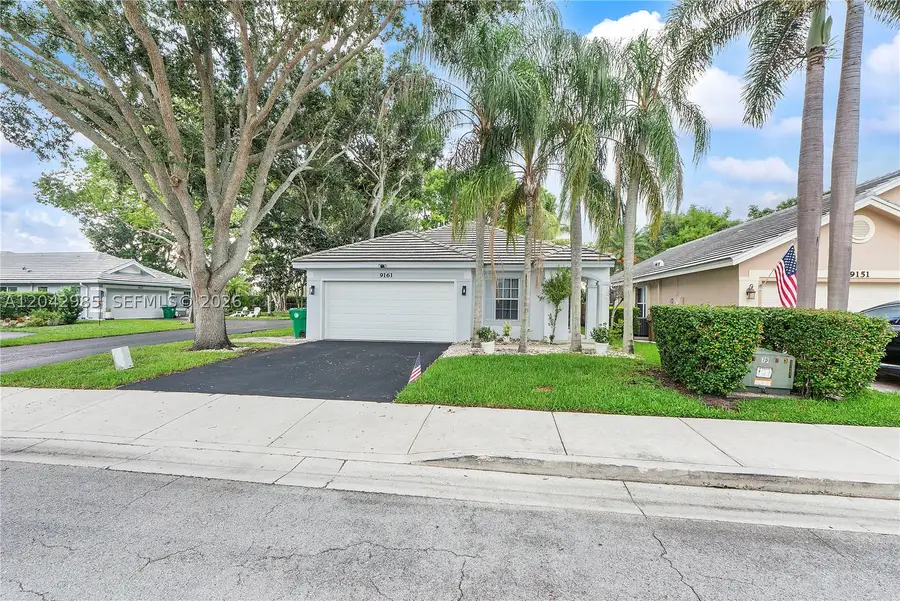 9161 N Lake Park Cir N, Davie, FL 33328 - #2