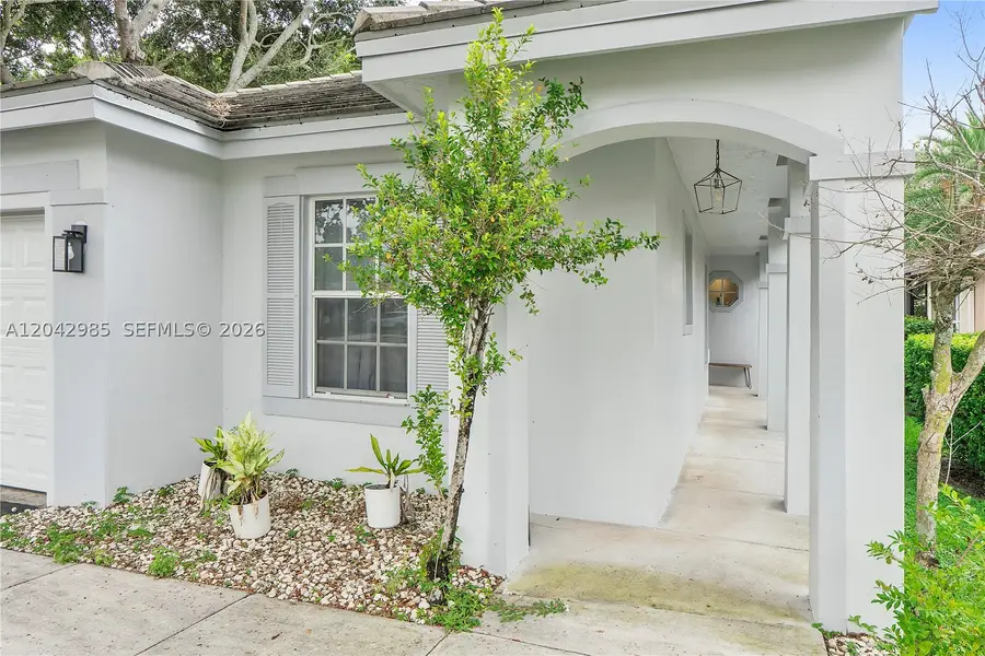 9161 N Lake Park Cir N, Davie, FL 33328 - #3