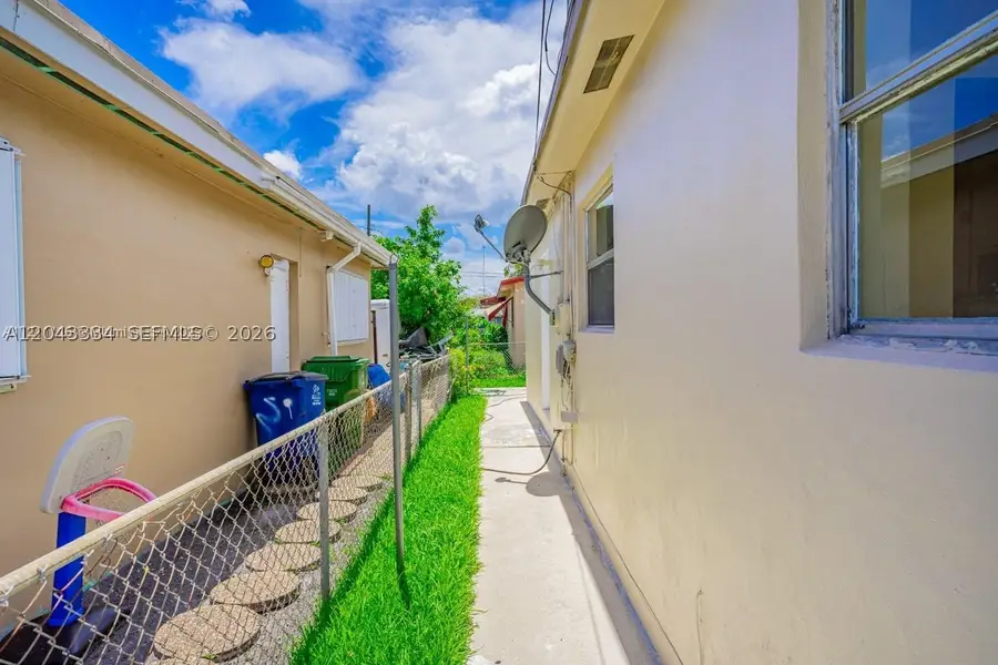 805 NW 3rd Ter, Hallandale Beach, FL 33009 - #2
