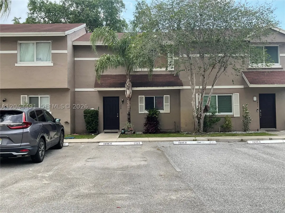 1209 Sussex Dr, North Lauderdale, FL 33068 - #1