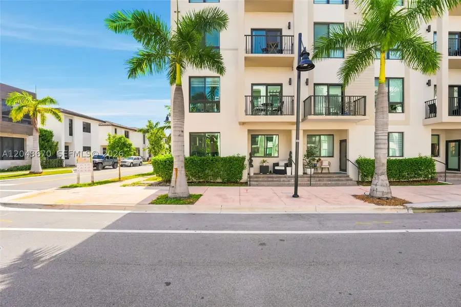 8167 NW 41st St #E-101, Doral, FL 33166 - #3