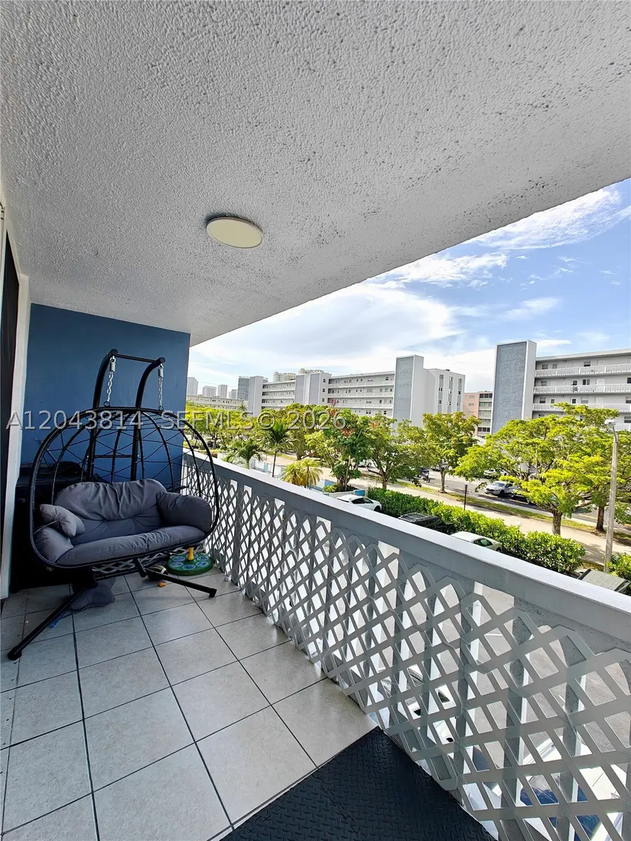 400 NE 12th Ave #306, Hallandale Beach, FL 33009 - #3