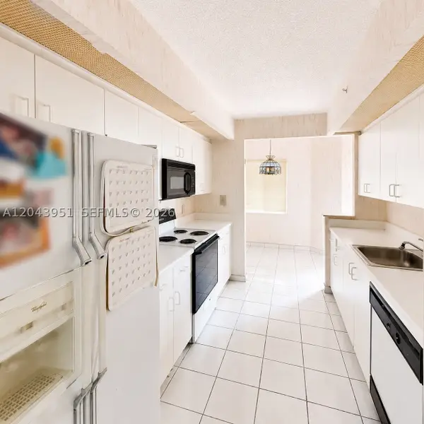 901 SW 141st Ave #304M, Pembroke Pines, FL 33027