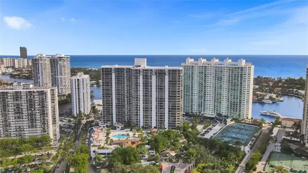 20281 E Country Club Dr #407, Aventura, FL 33180