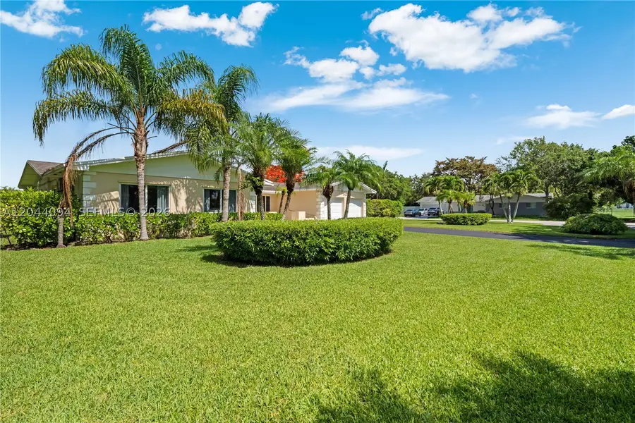 18250 SW 88th Pl, Palmetto Bay, FL 33157 - #2