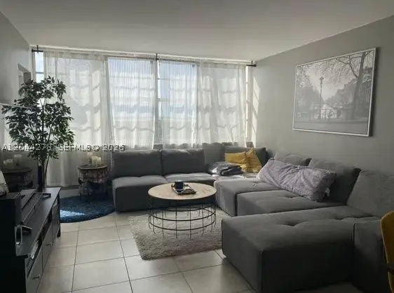 Address Withheld By Seller, Miami, FL 33179 - #2