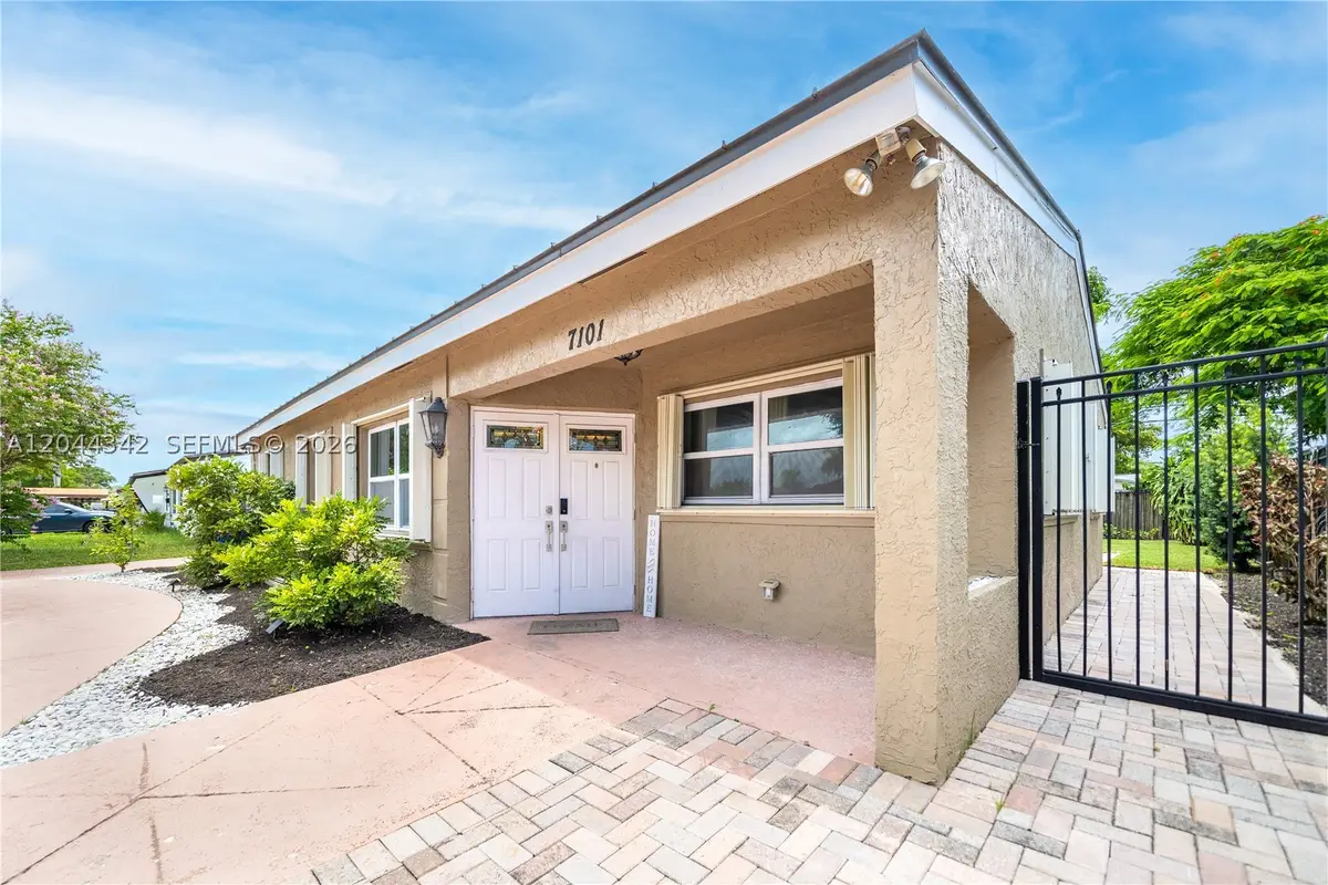 7101 Hope St, Hollywood, FL 33024 - #1