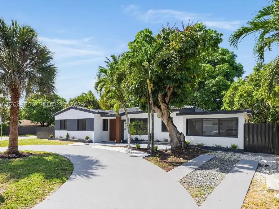 770 NE 160th St, Miami, FL 33162 - #2