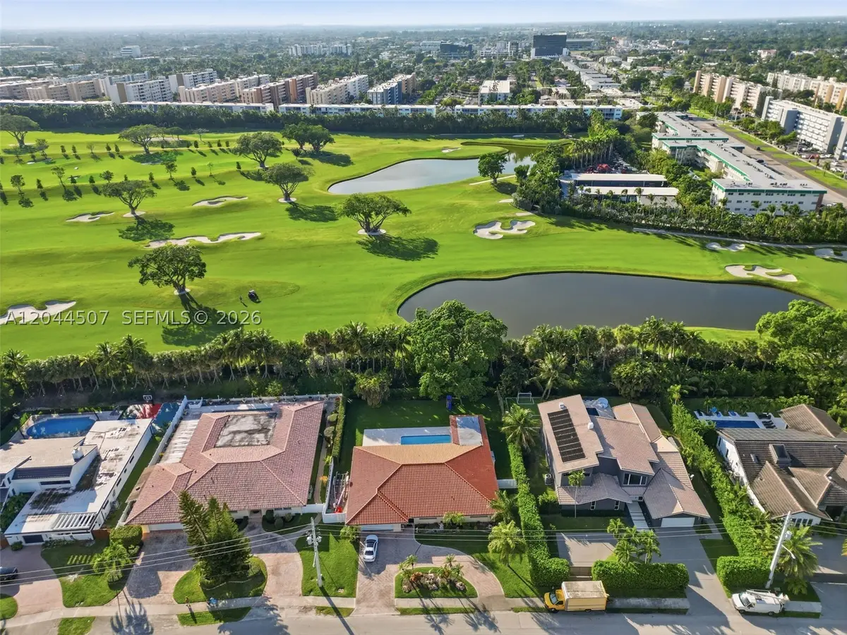 713 Diplomat Pkwy, Hallandale Beach, FL 33009 - #1