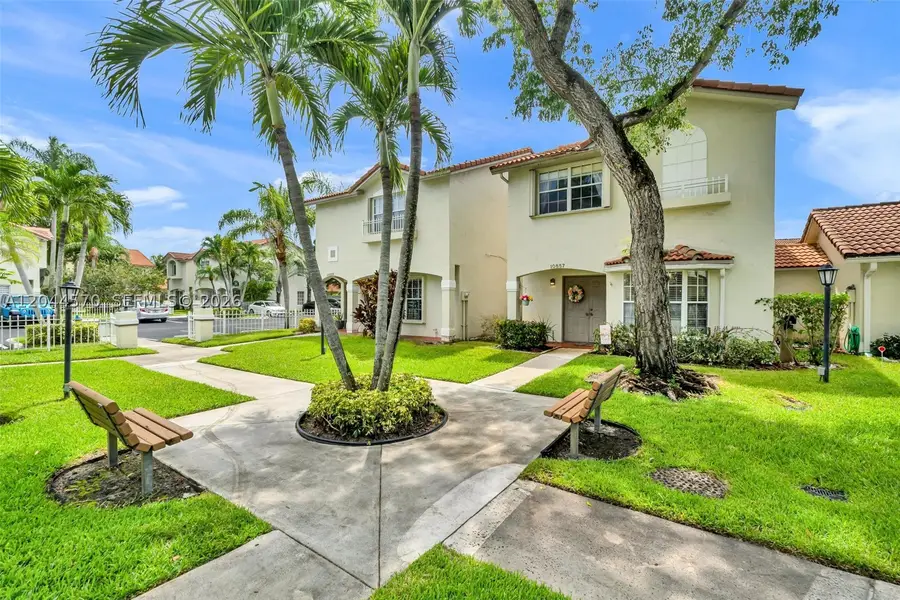 10857 NW 8th St, Pembroke Pines, FL 33026 - #2