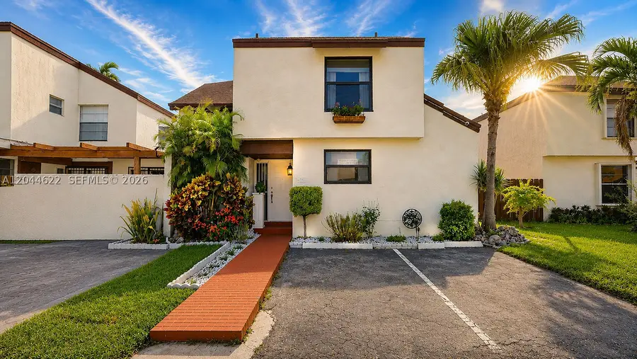 635 NW 97th Pl, Miami, FL 33172 - #2