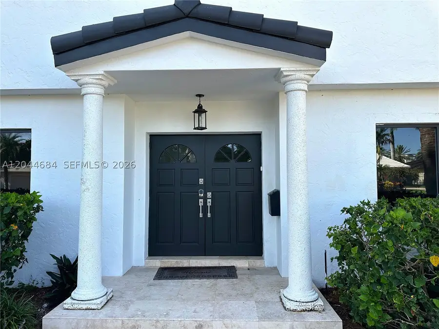 2445 SE 8th St, Pompano Beach, FL 33062 - #3