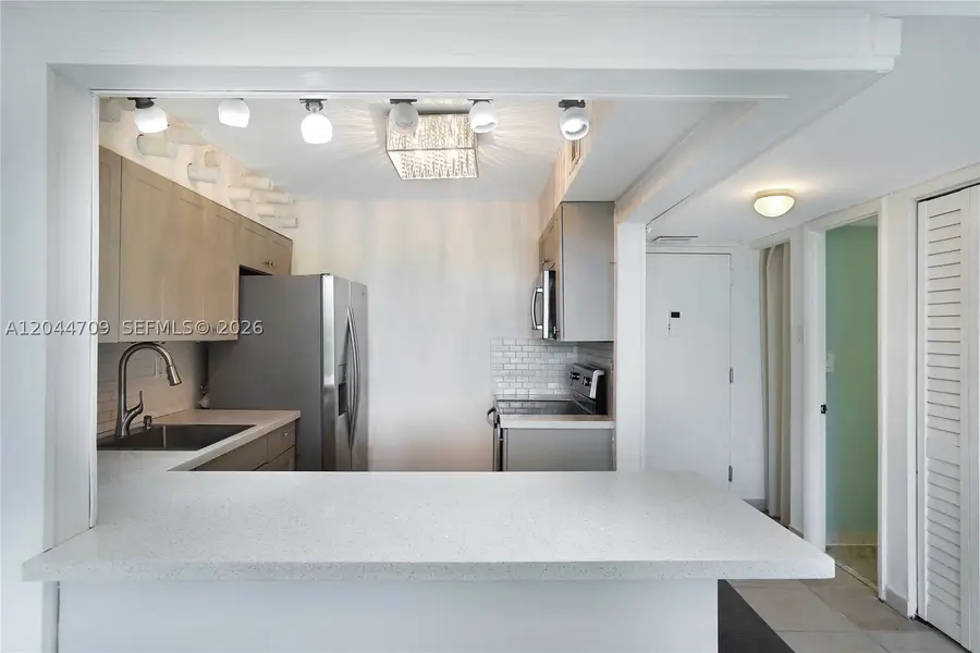 6900 Bay Dr #3H, Miami Beach, FL 33141 - #2