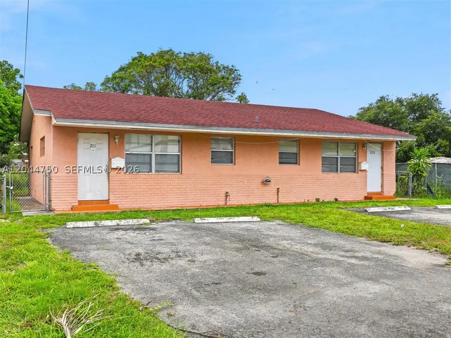 211 SE 10th St, Hallandale Beach, FL 33009 - #2