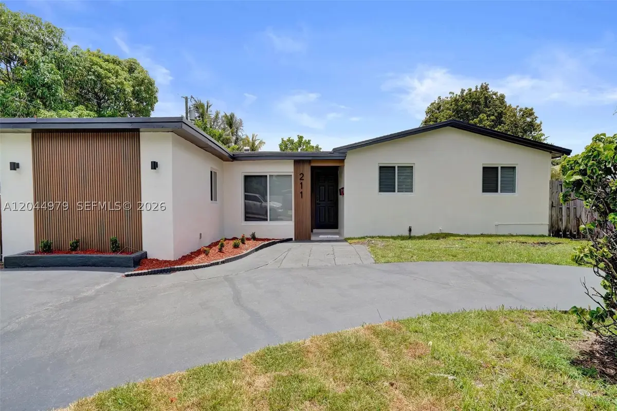 211 SW 64th Ave, Pembroke Pines, FL 33023 - #1