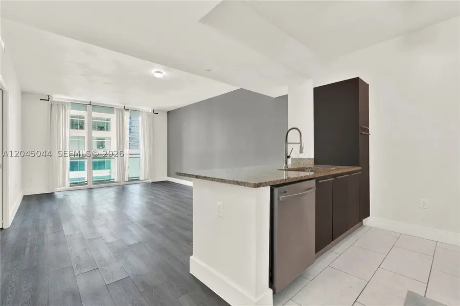 950 Brickell Bay Dr #802, Miami, FL 33131 - #2