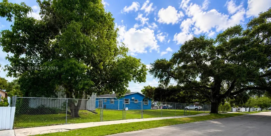 6145 Hayes St, Hollywood, FL 33024 - #2