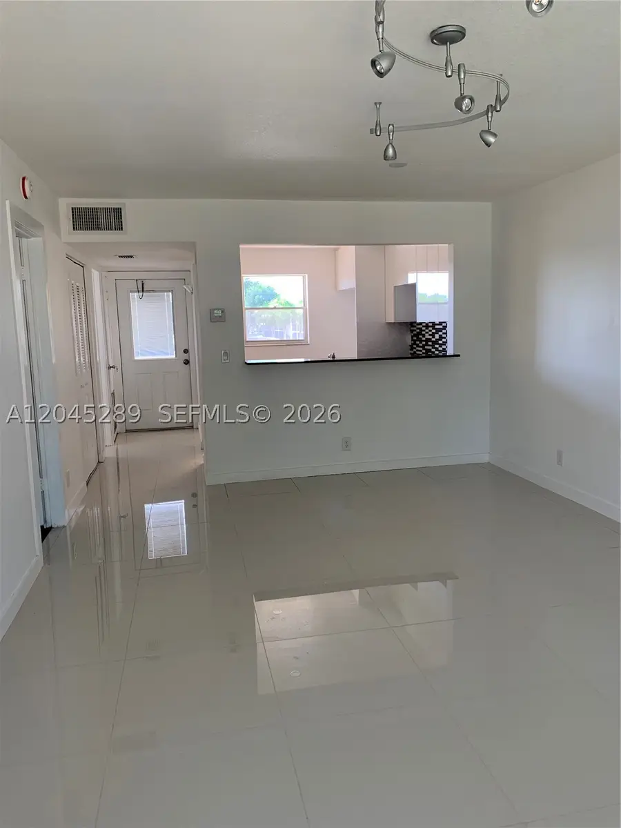 201 Berkley Rd #204, Hollywood, FL 33024 - #3