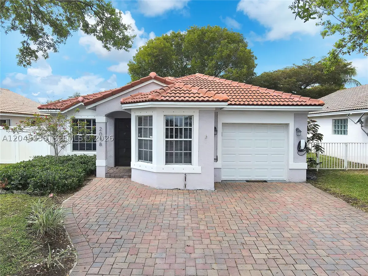 2048 NW 164th Ave, Pembroke Pines, FL 33028 - #1