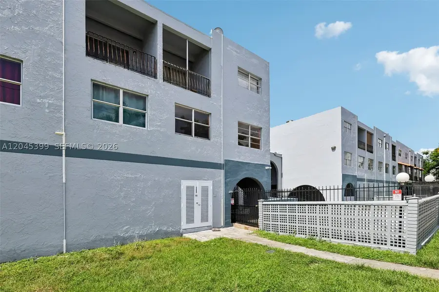 1300 W 53rd St #25, Hialeah, FL 33012 - #2