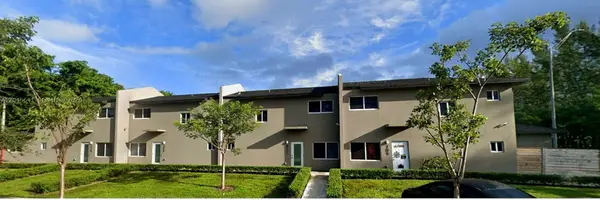 205 NW 159th St, Miami, FL 33169