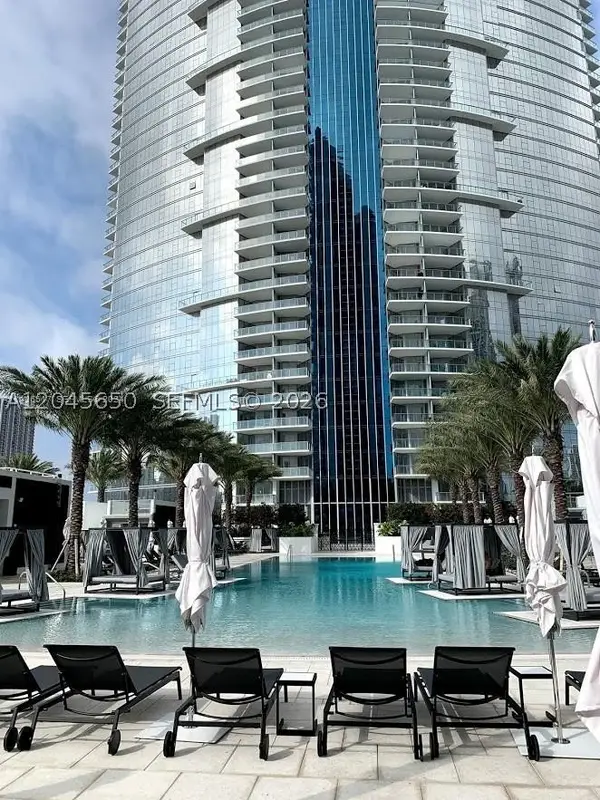 851 NE 1st Ave #2702, Miami, FL 33132