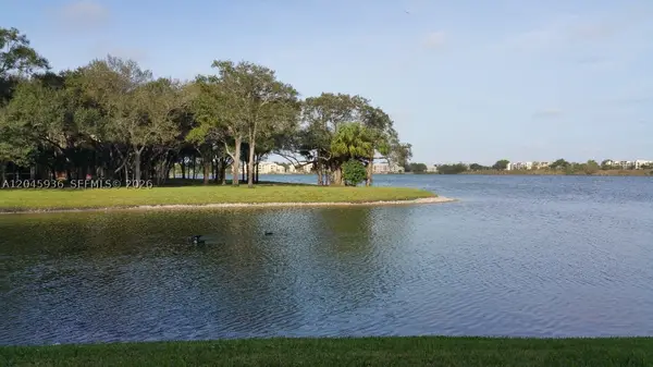 2361 NW 33rd St #604, Oakland Park, FL 33309