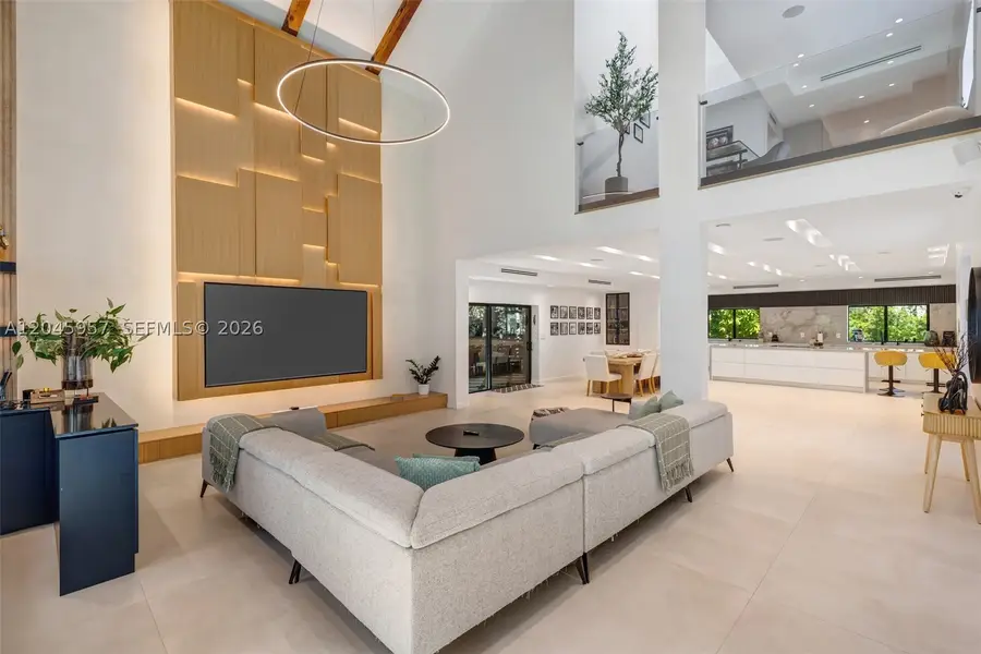 1977 S Oak Haven Cir, Miami, FL 33179 - #2