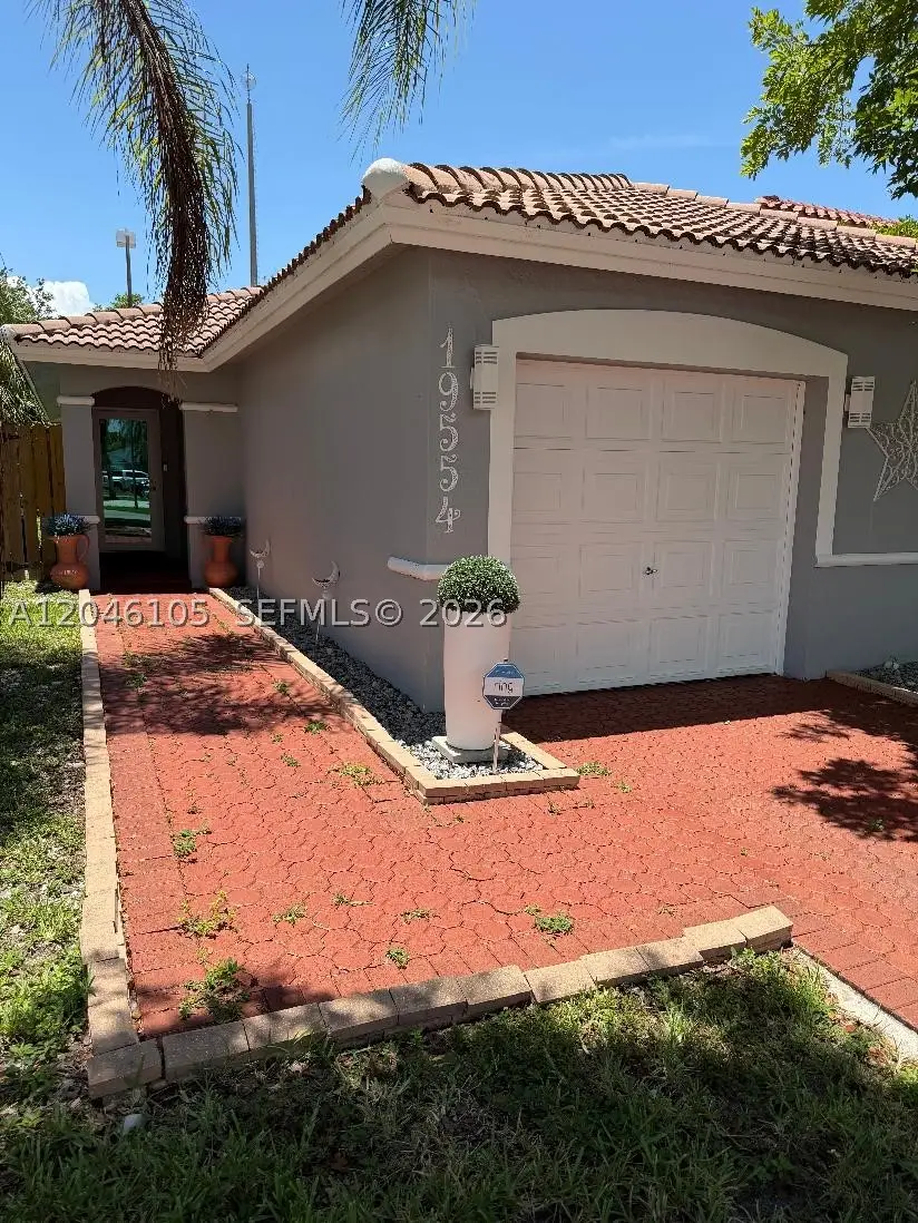 19554 NW 79th Pl, Hialeah, FL 33015 - #3