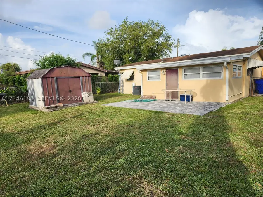 772 Gardenia Dr, Royal Palm Beach, FL 33411 - #2