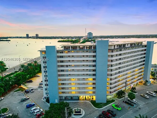 7904 West Dr #214, North Bay Village, FL 33141