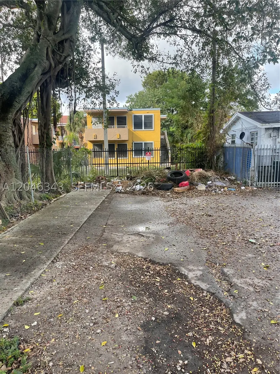 1110 NW 34th St, Miami, FL 33127 - #2