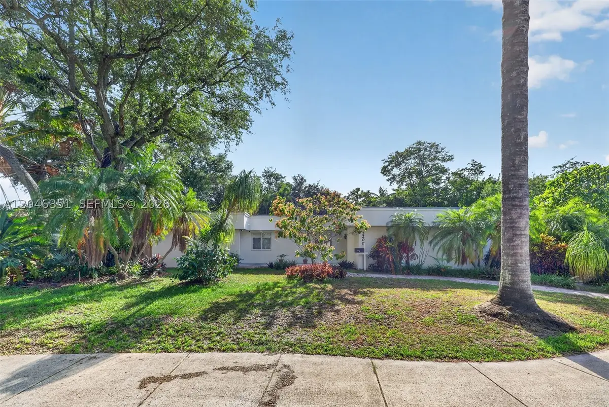 15200 SW 81st Ave, Palmetto Bay, FL 33157 - #1