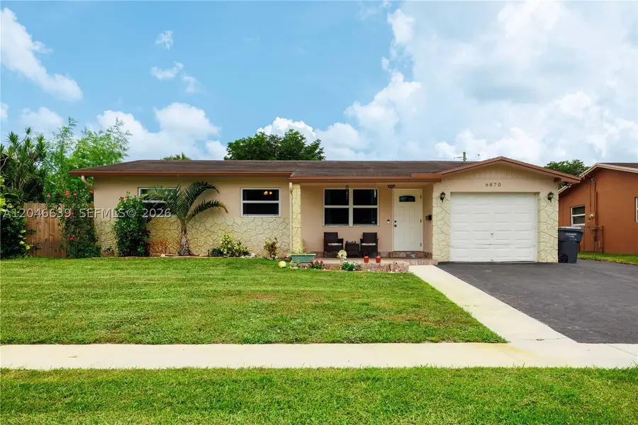 6870 Pershing St, Hollywood, FL 33024 - #2
