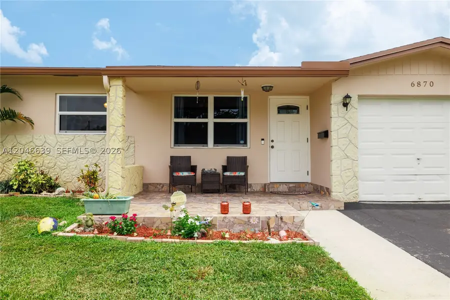 6870 Pershing St, Hollywood, FL 33024 - #3