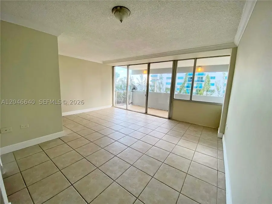 7545 E Treasure Dr #3I, North Bay Village, FL 33141 - #3