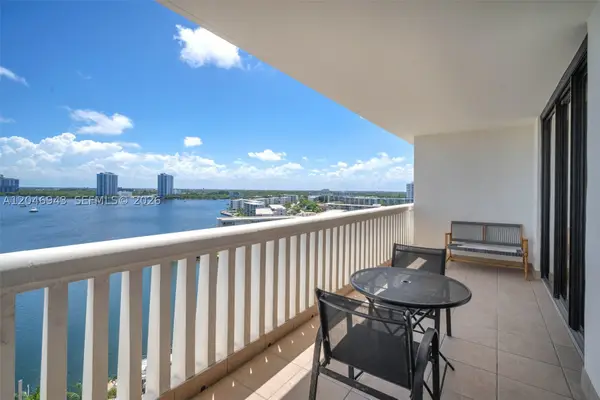 1000 W Island Blvd #1206, Aventura, FL 33160