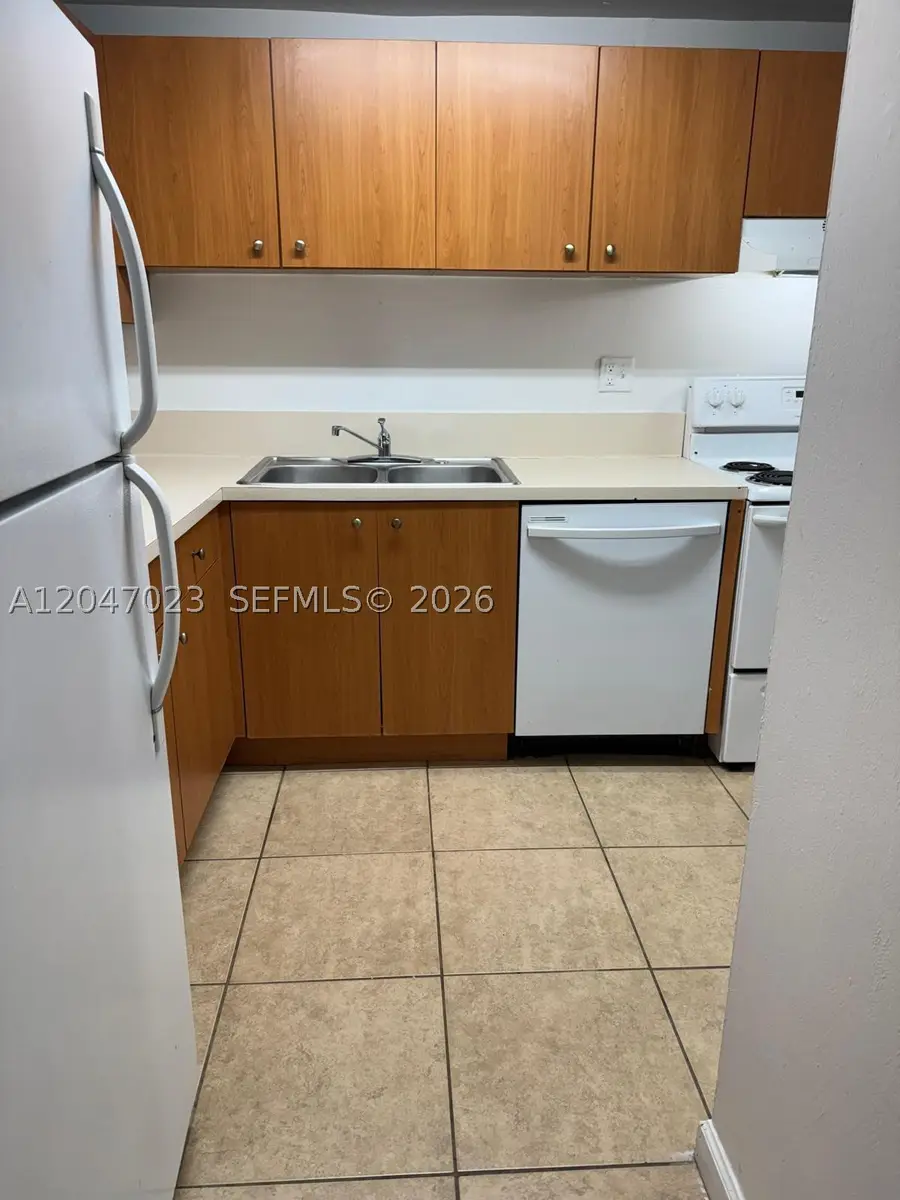 411 Executive Center Dr #203, West Palm Beach, FL 33401 - #2
