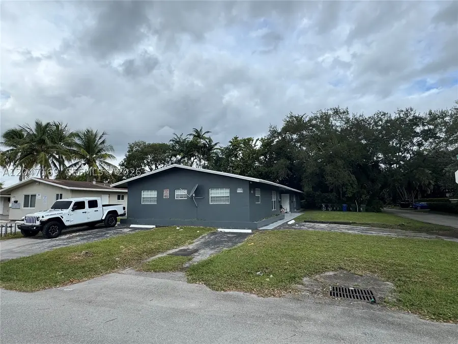 353 SW 19th Ave, Fort Lauderdale, FL 33312 - #2