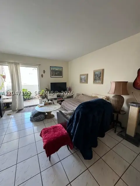 2000 Biarritz Dr #404, Miami Beach, FL 33141