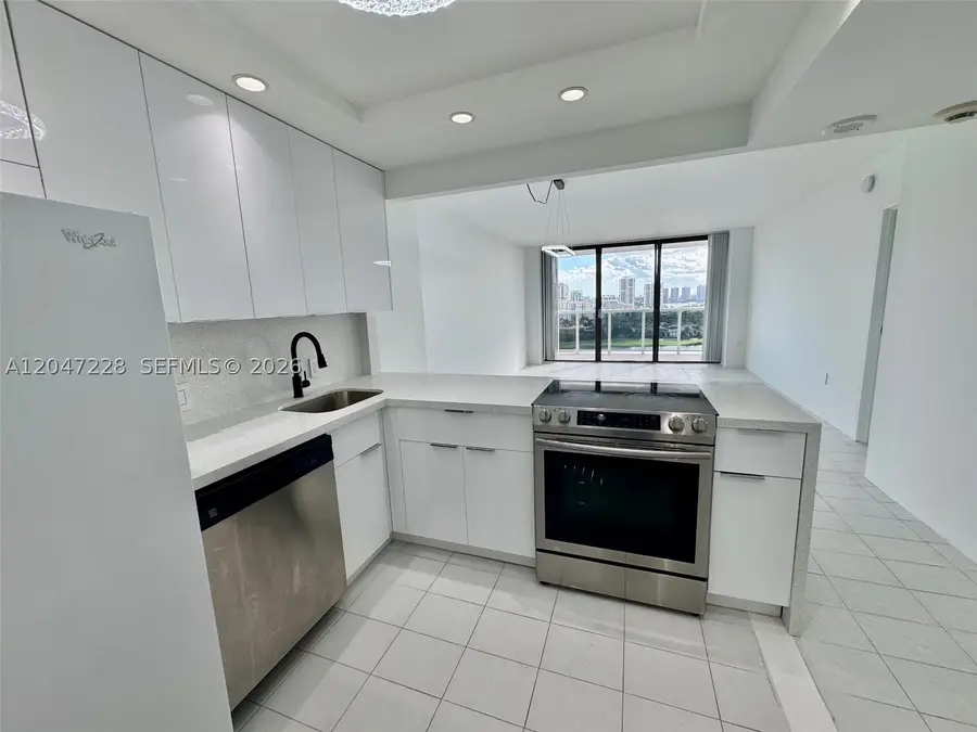 3675 N Country Club Dr #2007, Aventura, FL 33180 - #3