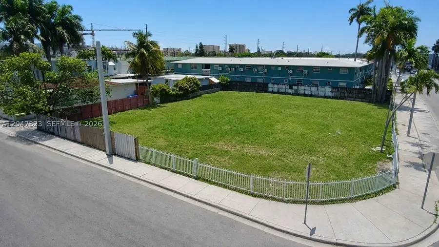 895 NW 45th Ave, Miami, FL 33126 - #3