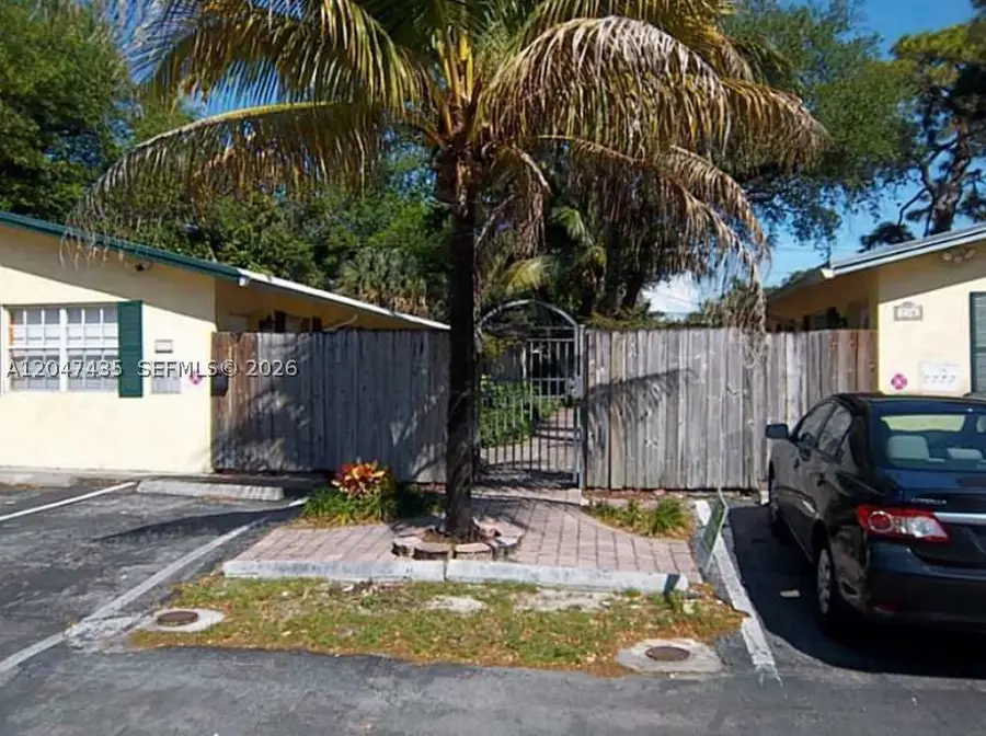 716 SW 14th Ave #3, Fort Lauderdale, FL 33312 - #2