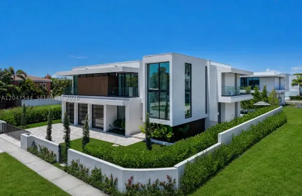 1099 NE 4th Ave, Boca Raton, FL 33432