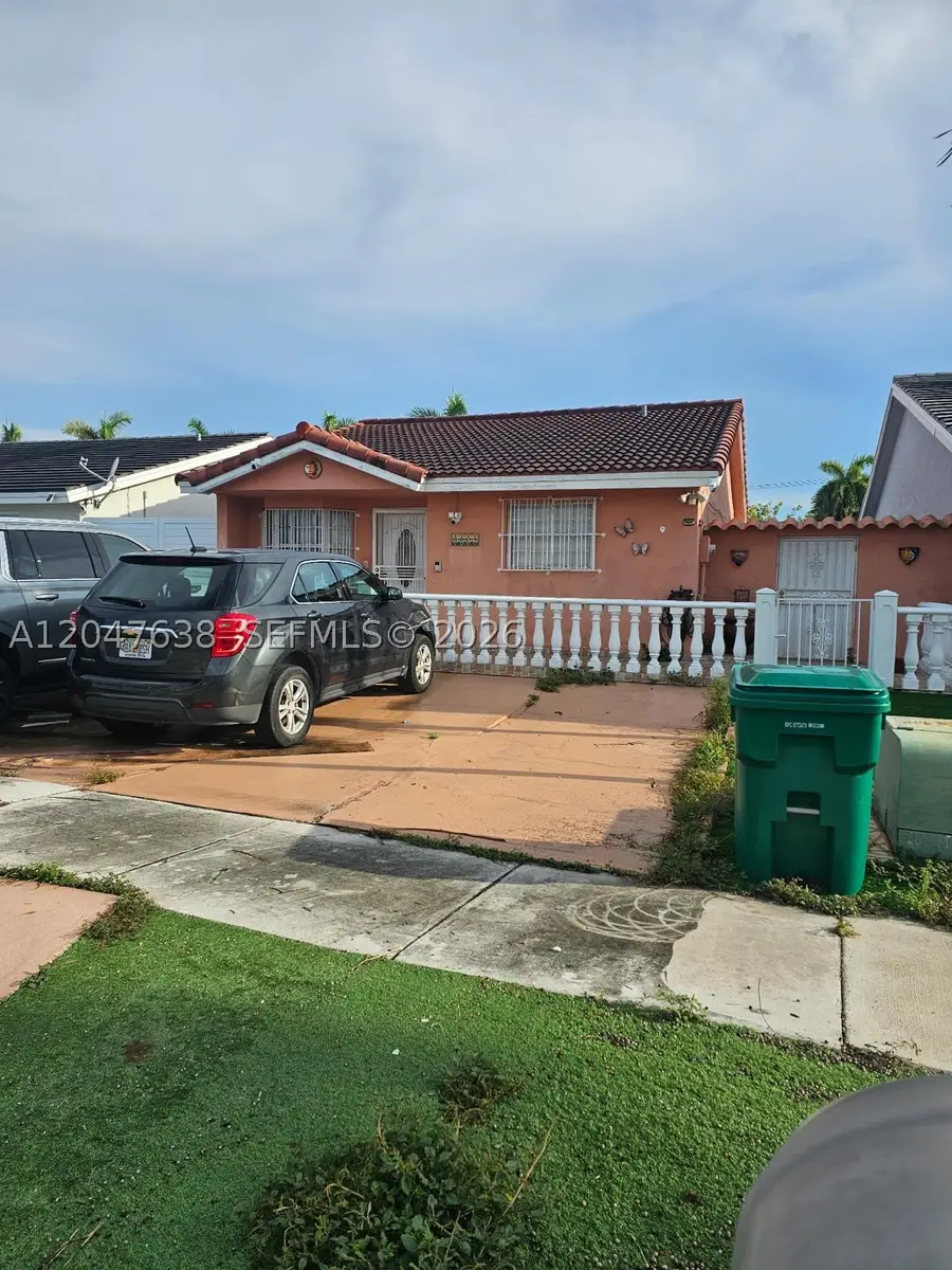8805 NW 113th St, Hialeah Gardens, FL 33018 - #3