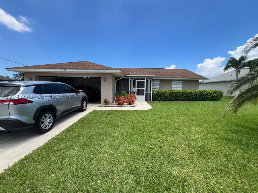 3207 SE 1st Pl, Cape Coral, FL 33904 - #2