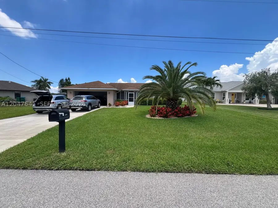 3207 SE 1st Pl, Cape Coral, FL 33904 - #3