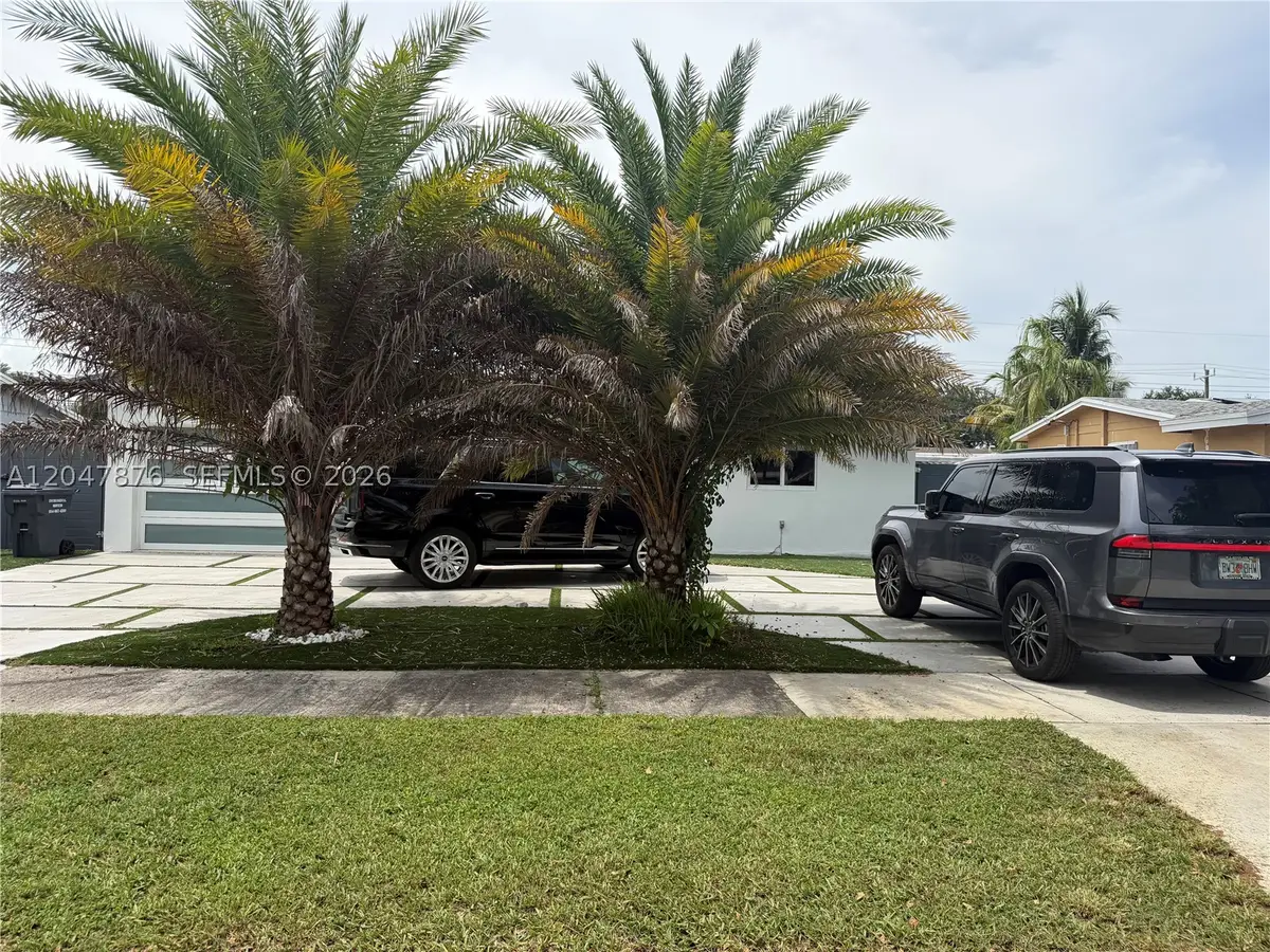 7525 Roosevelt St, Hollywood, FL 33024 - #1