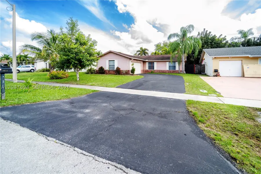 10815 NW 26th St, Sunrise, FL 33322 - #2